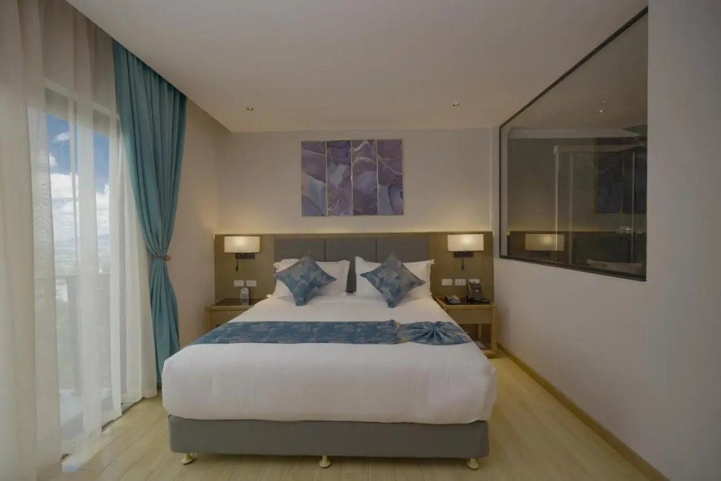 Stay Easy Plus Hotel