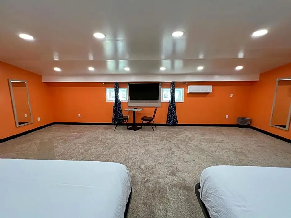Hollywood Motel