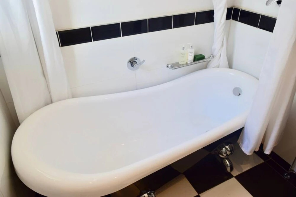 Charming 2 Bedroom Apartment in Bantry Bay