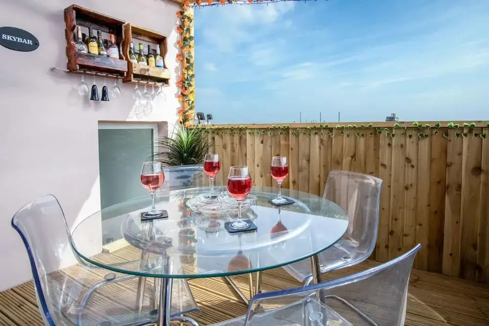 Skyfall - 2 Bedroom Apartment - Milford Haven