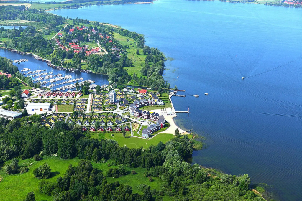 Apartment in Rechin Right on the Water