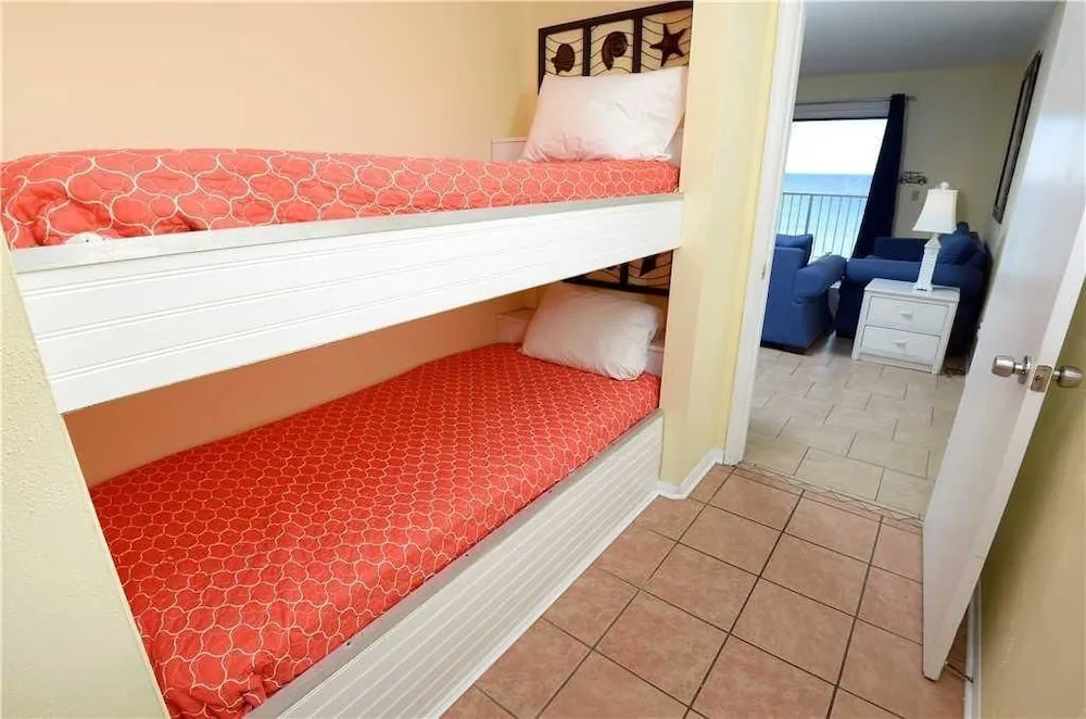 Summit 913 - One Bedroom Condo