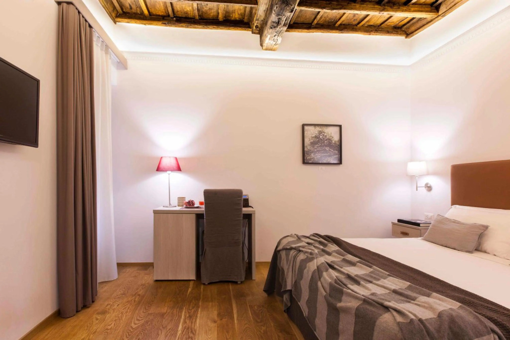 Giuturna Boutique Hotel