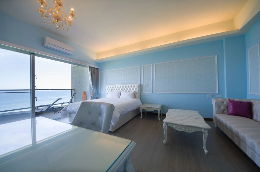 White Spray B&B