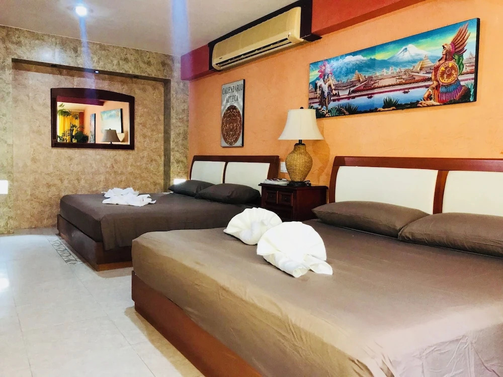 Beautiful 8 People Townhouse Villa Located in Playacar Phase 2