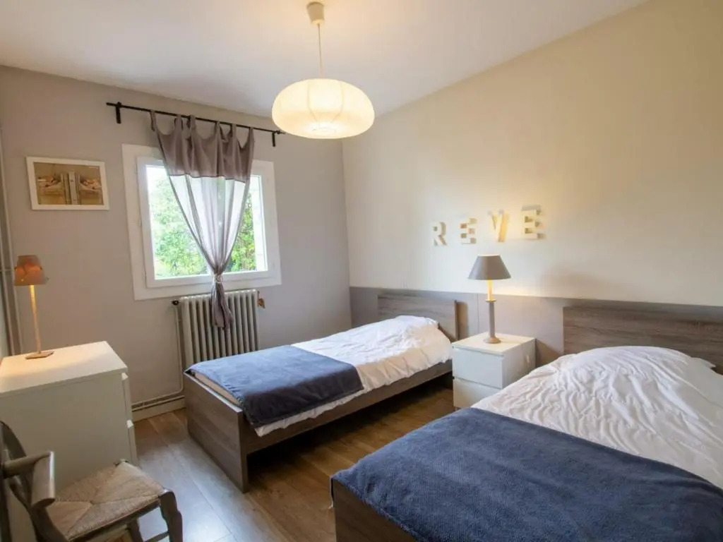 Maison rénovée avec WiFi et terrasse à Trélissac - FR-1-616-74