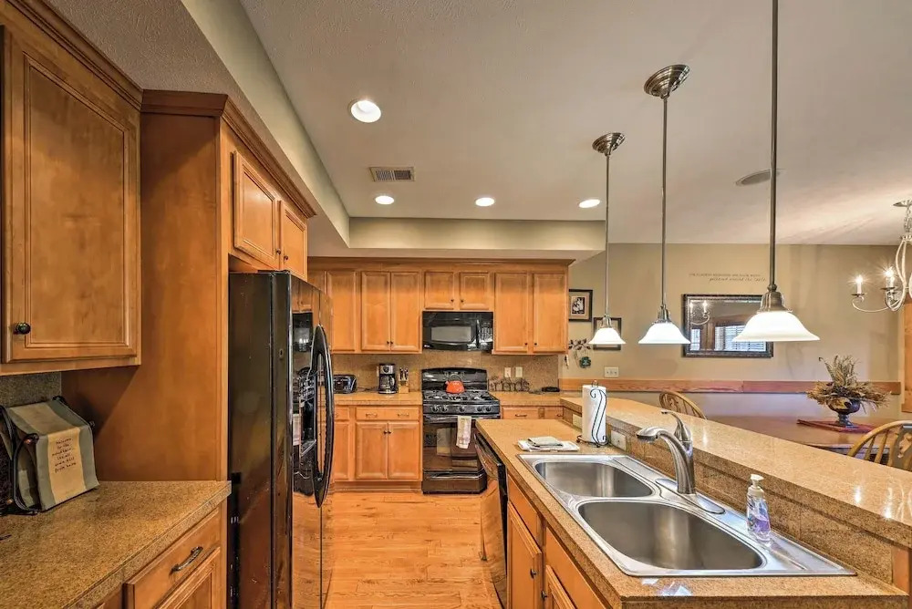 Southwind Seven Springs Home on Ski Slopes!
