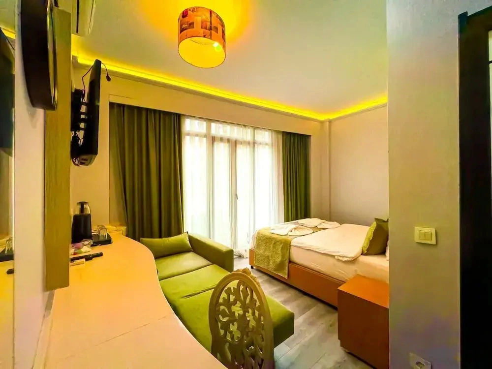 Brick House Hotel