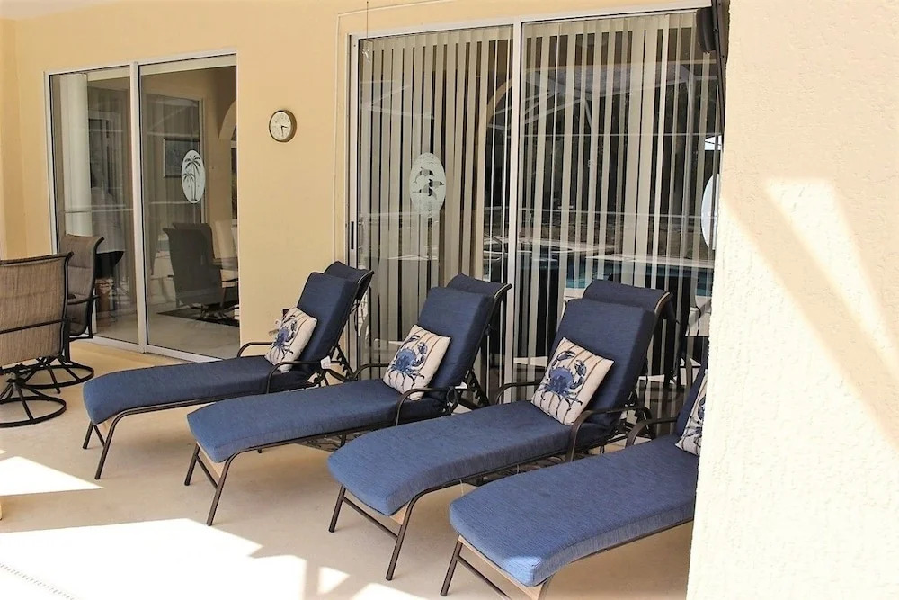 4 Bedroom Pool Home near Disney by Dreams VR