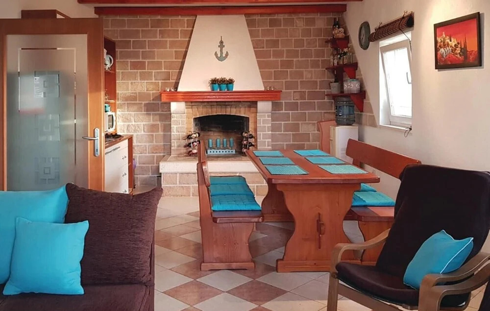 Awesome Home In Postira