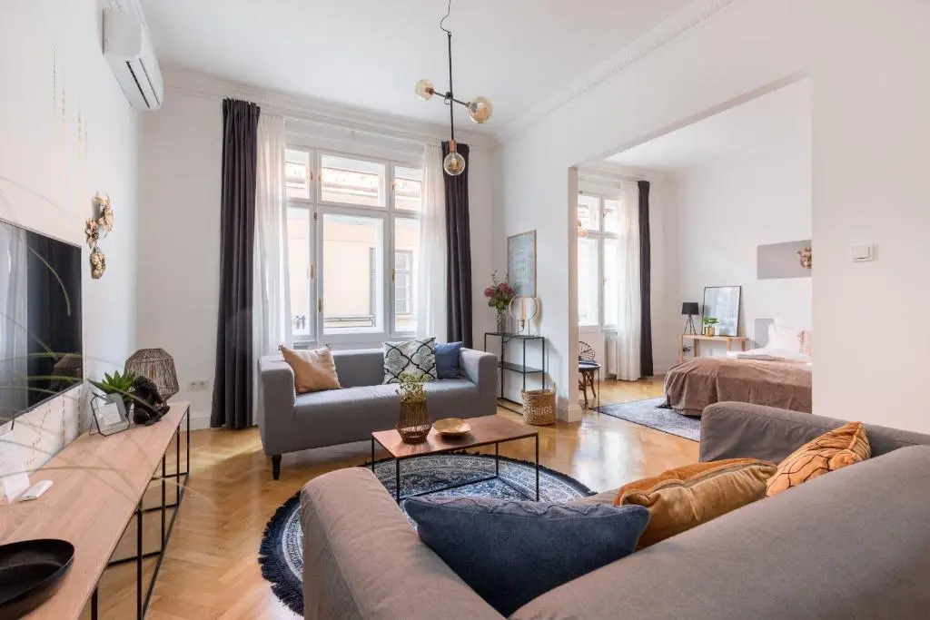 Style & Harmony in The Absolute Center of Budapest
