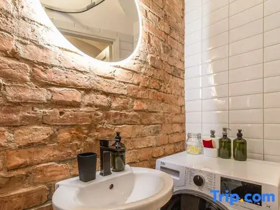 Stay in a real medieval tower (lower floors)