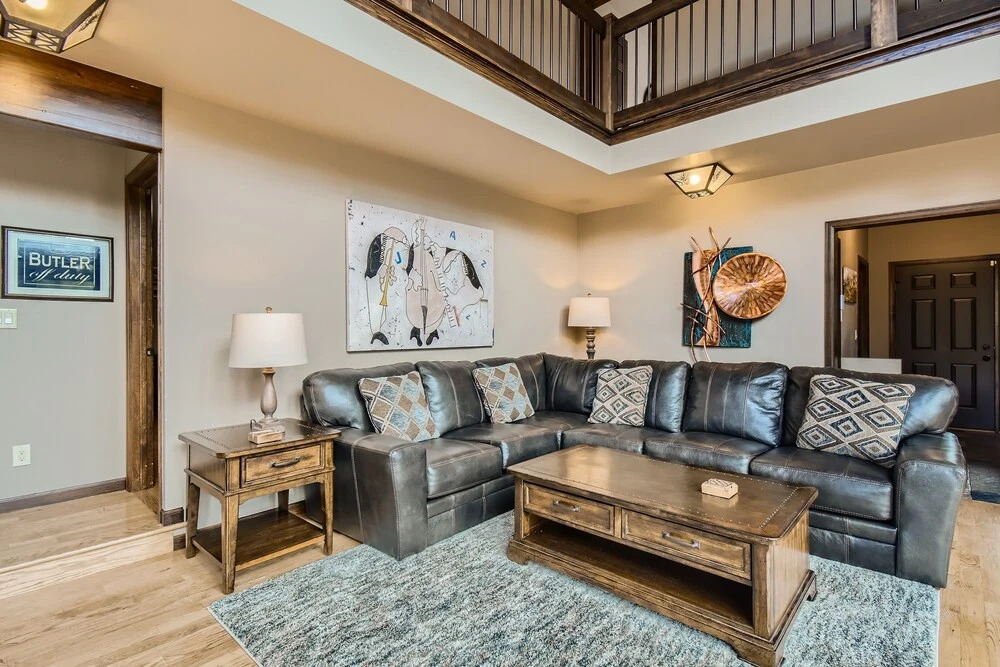 Moose Hill Lodge 5 Bedroom Home by RedAwning