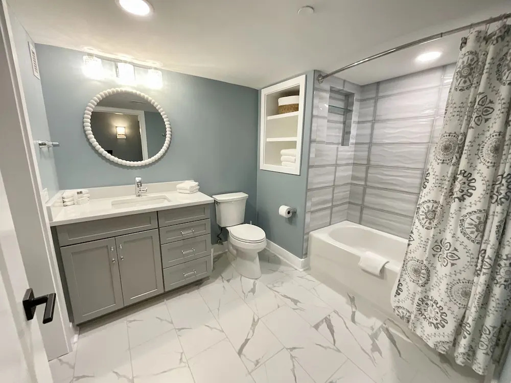 1003 Brighton, Fully Remodeled And Access To Resort Amenities 2 Bedroom Condo