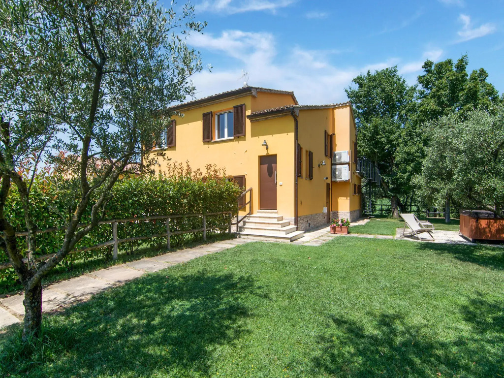 Villa in Ostra Vetere with Pool and Jacuzzis
