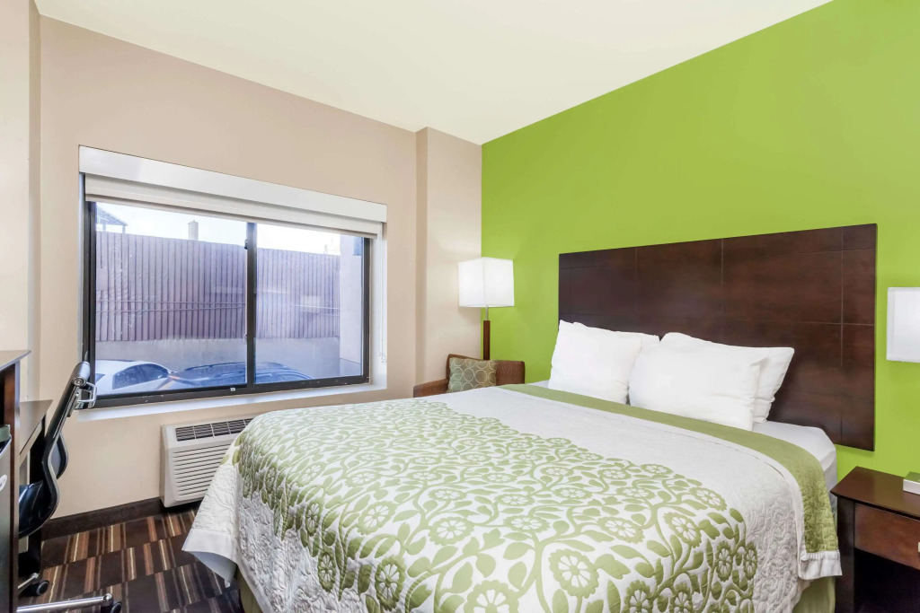 Days Inn & Suites by Wyndham Jamaica JFK Airport