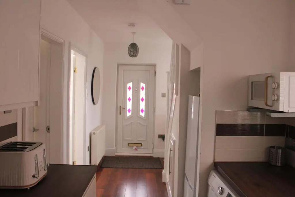 Cosy 3 bedroom house in quiet residential area