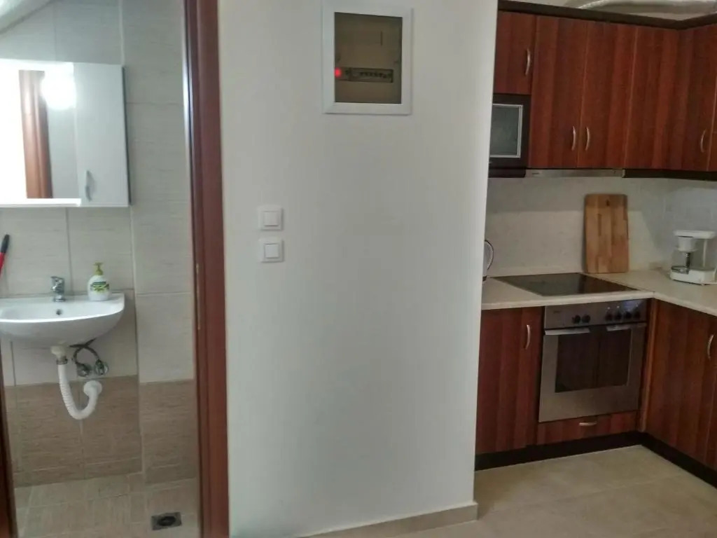 N2 house with yard and parking