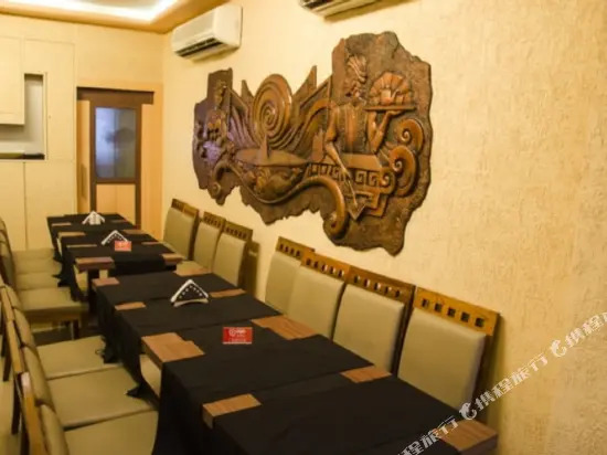 OYO 446 Mas Hotel