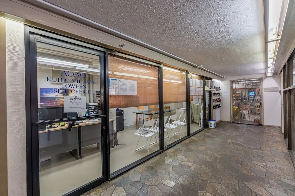 Newly Renovated Studio Two Blocks From the Beach