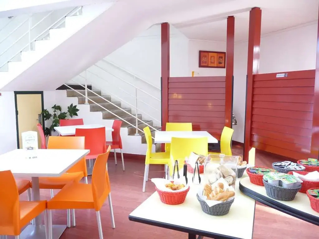Hotel F1 Maurepas