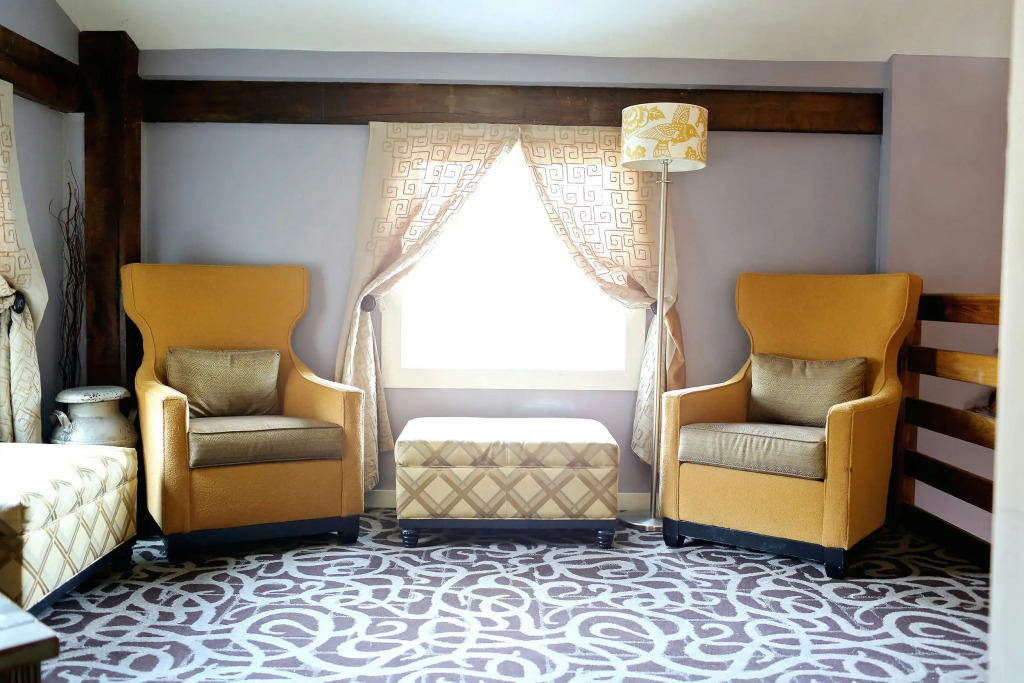 Chestnut Hill Hotel
