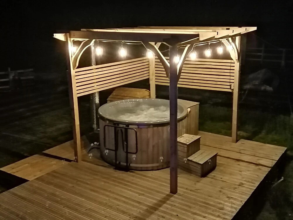 The Rose 37ft Lakeside Yacht inc Hot Tub