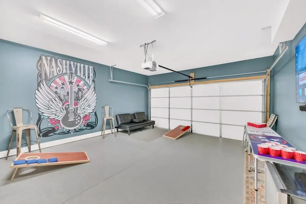Close to DT Game Garage Bar Large Living Room