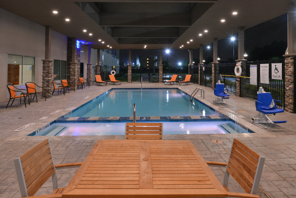 Holiday Inn Express & Suites Houston E - Pasadena by IHG