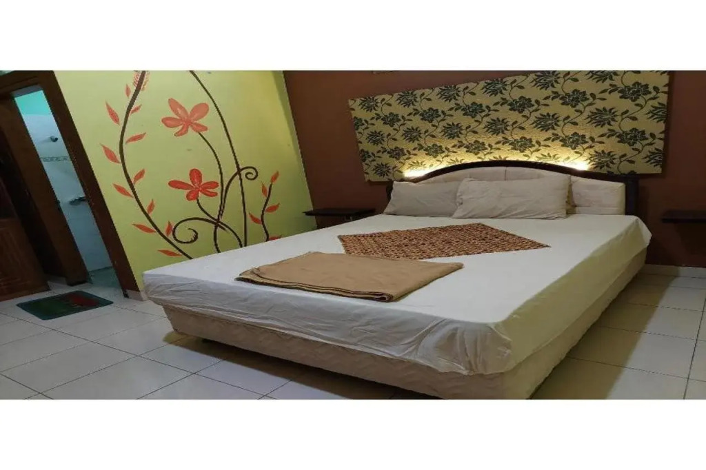 Hotel O Solo near RS JIH Solo formerly Azifa Inn