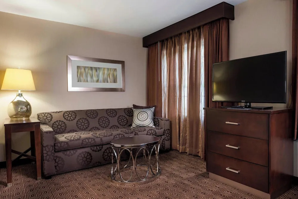 Wayside Carriage House Inn