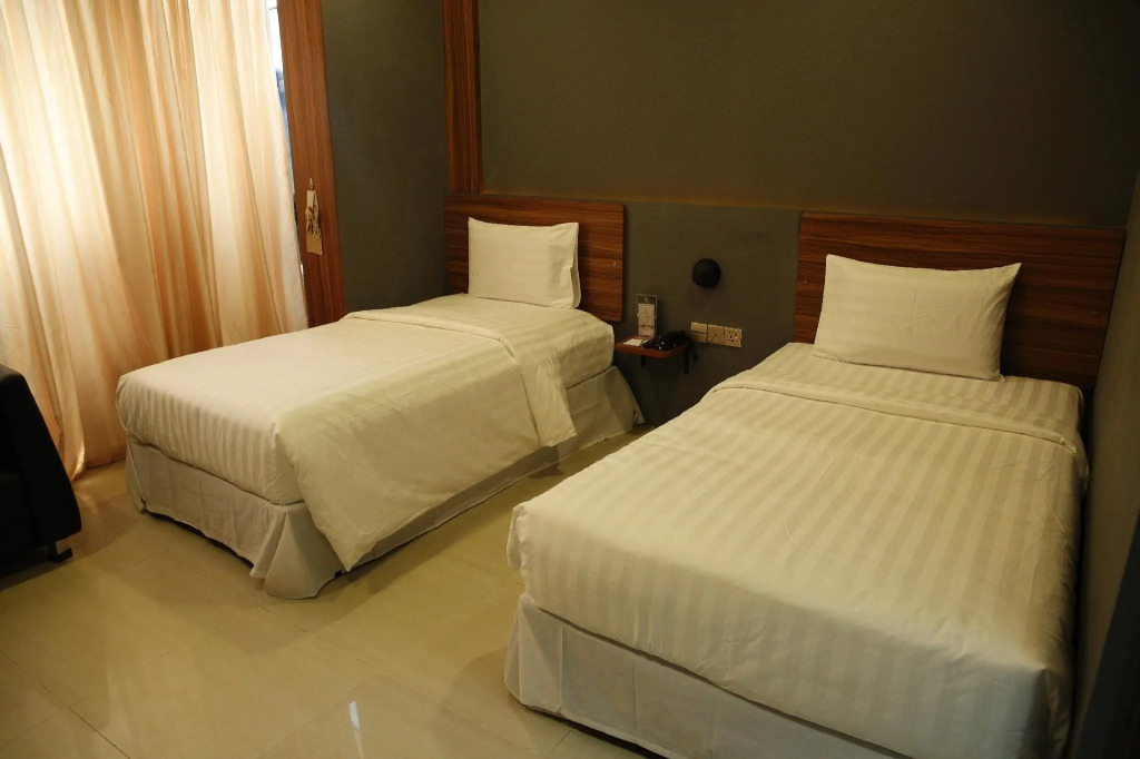 AVAVA EXPRESS managed by AHM
