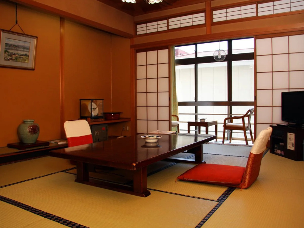 Tenku-no-shiro Sangitei-Honkan