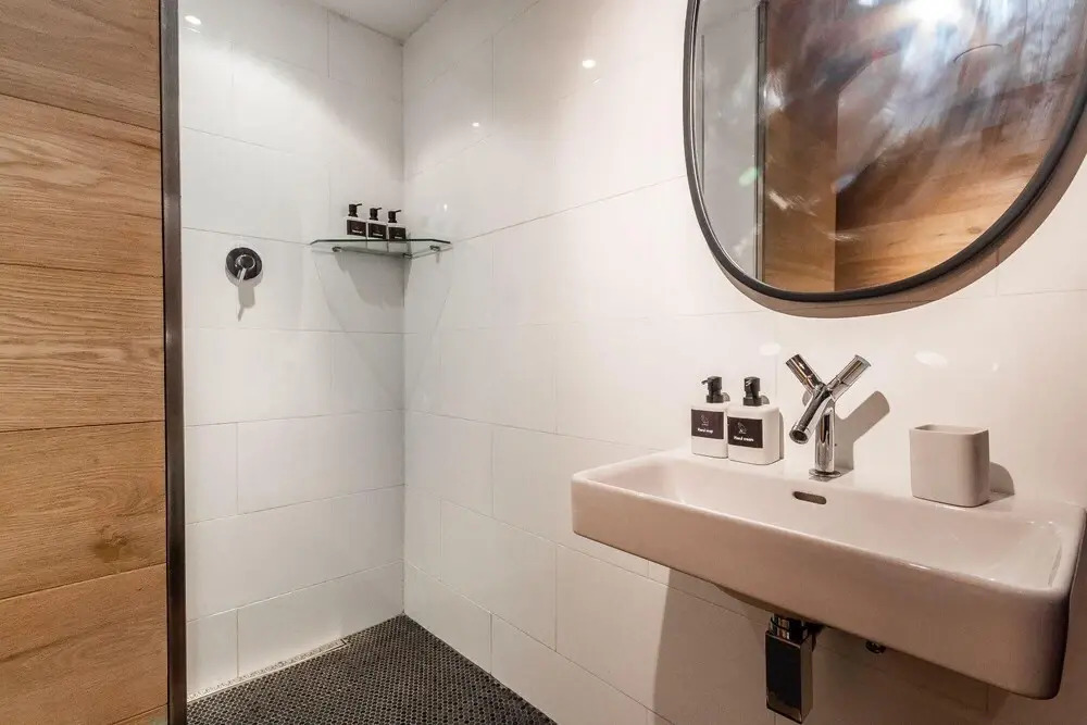 Beautiful Three Bedroom Seaside Apartment With Private Pool Paloma Apartment