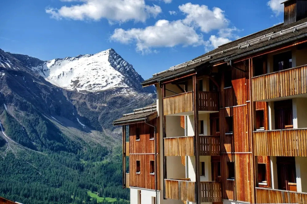 Rental for 10 Near Orcieres-merlette Slopes