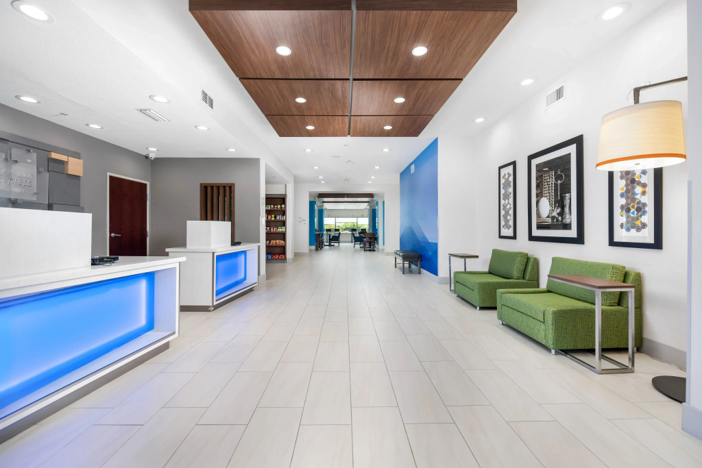 Holiday Inn Express Hotel & Suites Conroe I-45 North by IHG