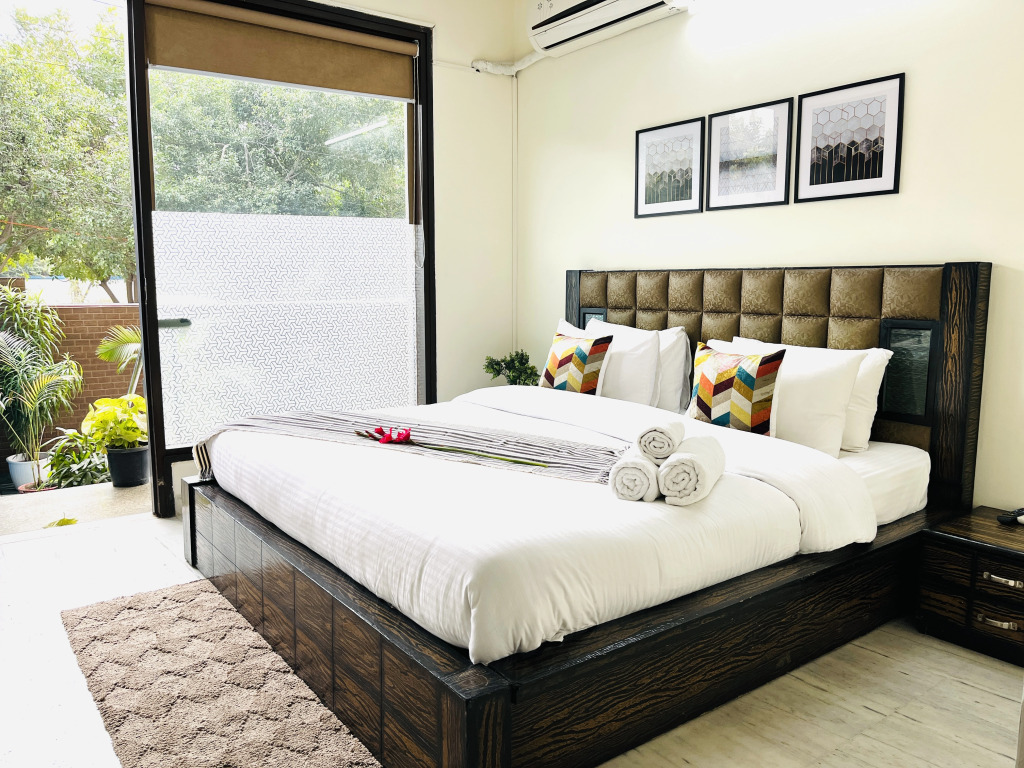 Bluo Classic - 2 Bhk Dlf Golf Course - Balcony, Lift