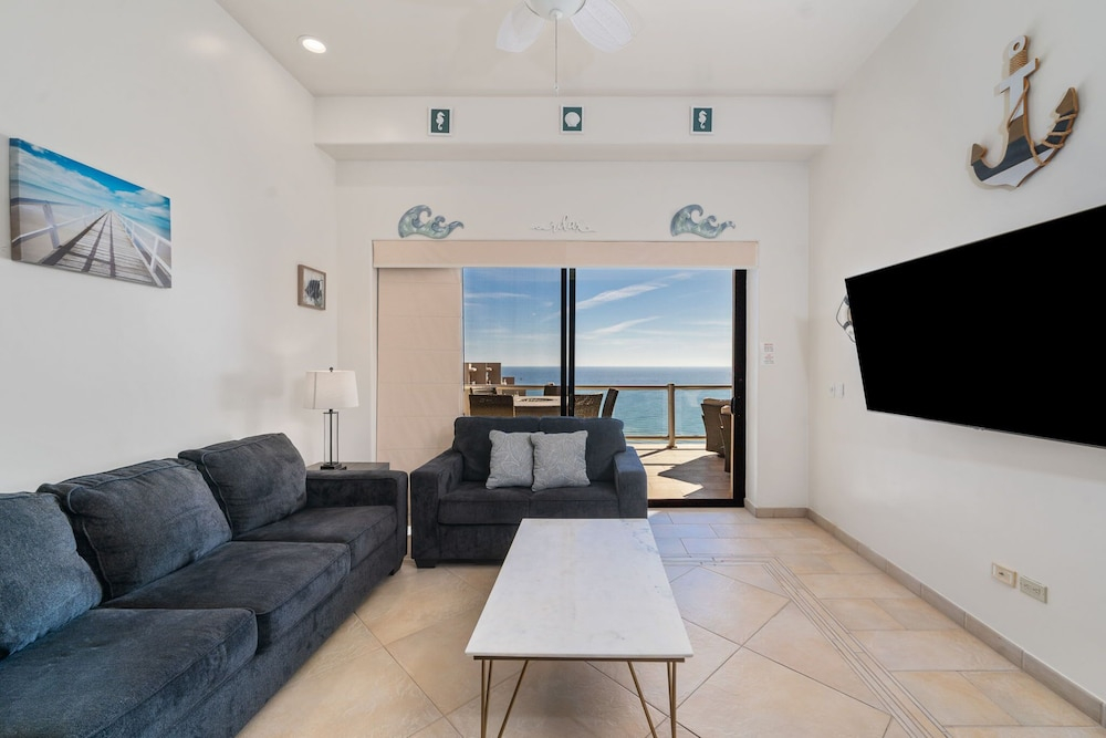 Las Palomas 2BR 2BA Ocean View Penthouse
