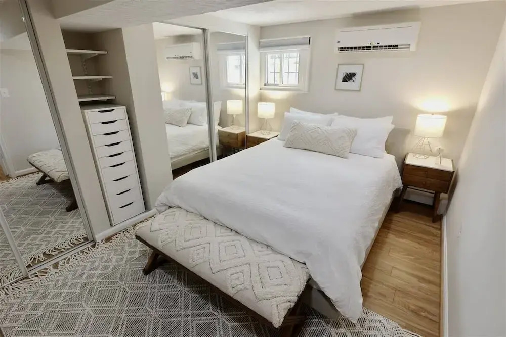 Top of the Town With Parking - 1 Bedroom