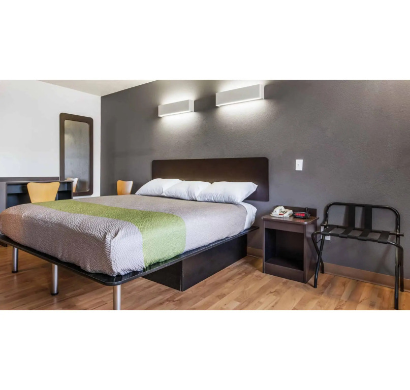Motel 6-Alexandria, LA - South