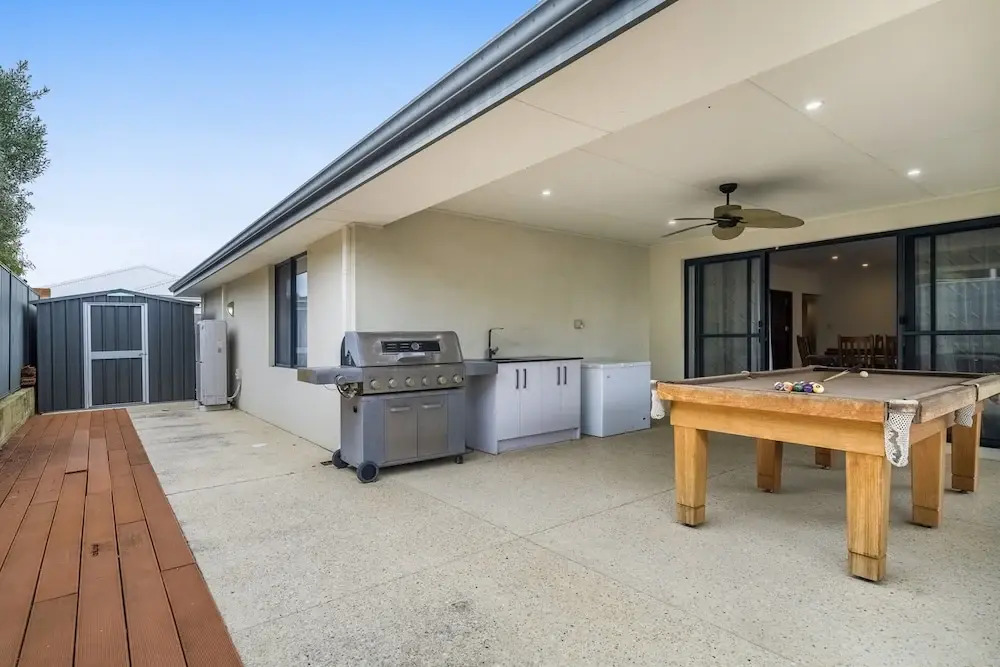 Spacious 4-bed House With Outdoor Area