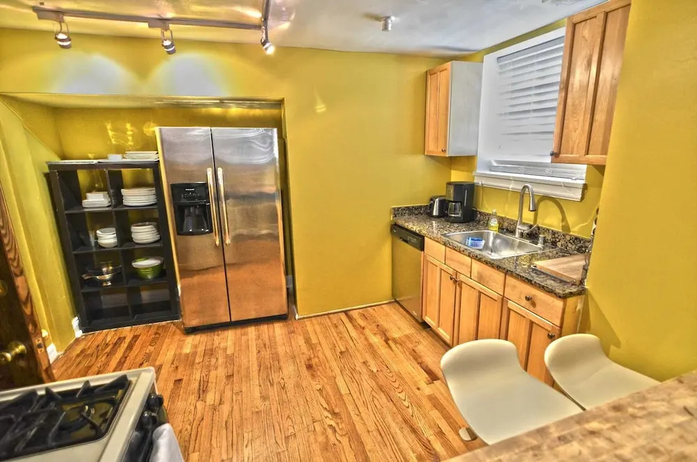 1717 Northwest Apartment #1030 - 2 Br Apts