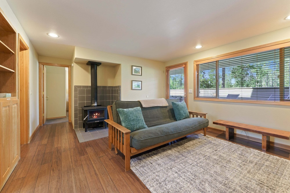 Sunriver Golf Views Hot Tub Escape