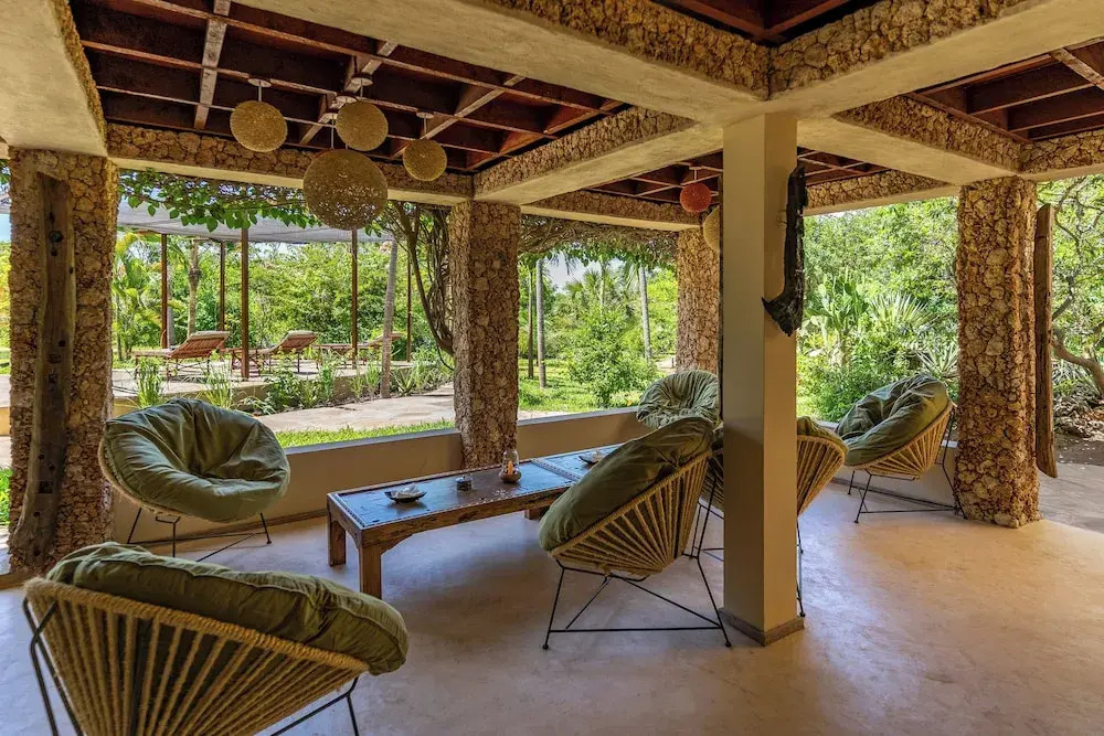 Tombo House