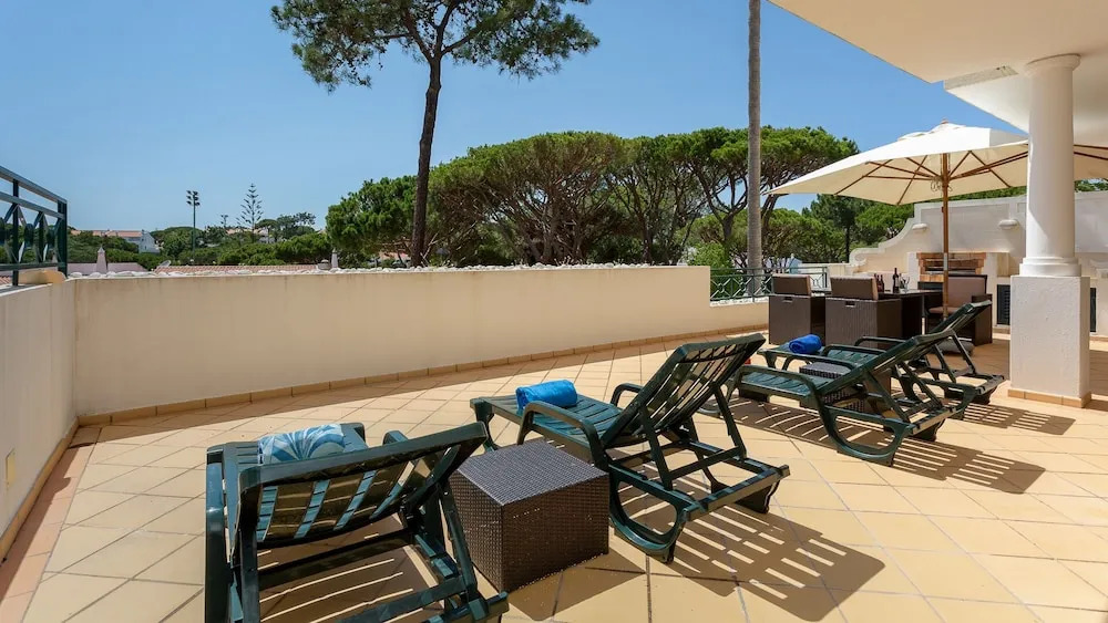 T2 Tennis Apartment