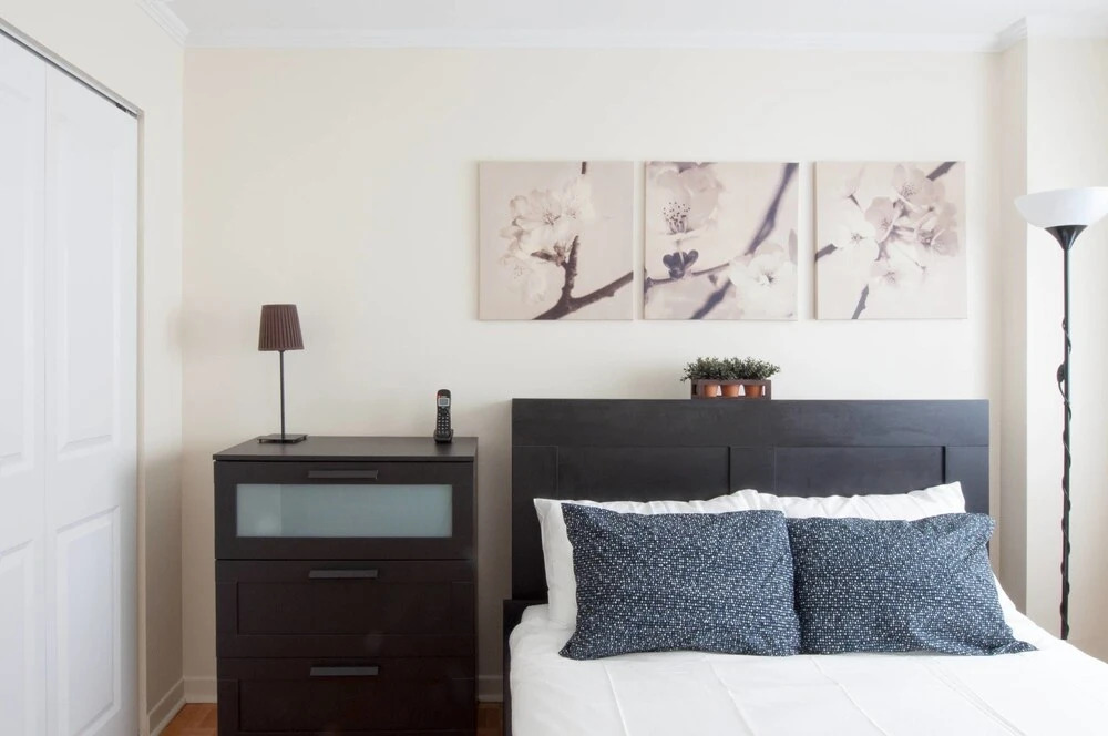 Slick 1BR Right Downtown by Namastay