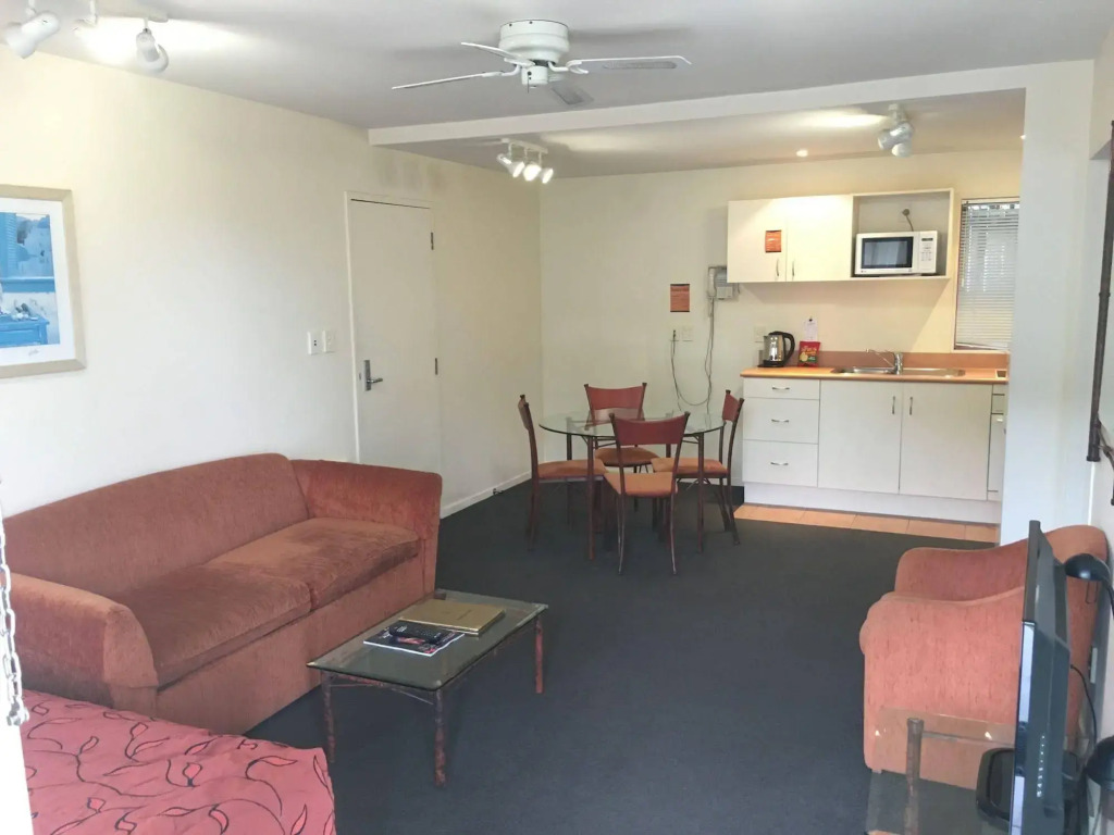 Albany Executive Motor Inn Limited