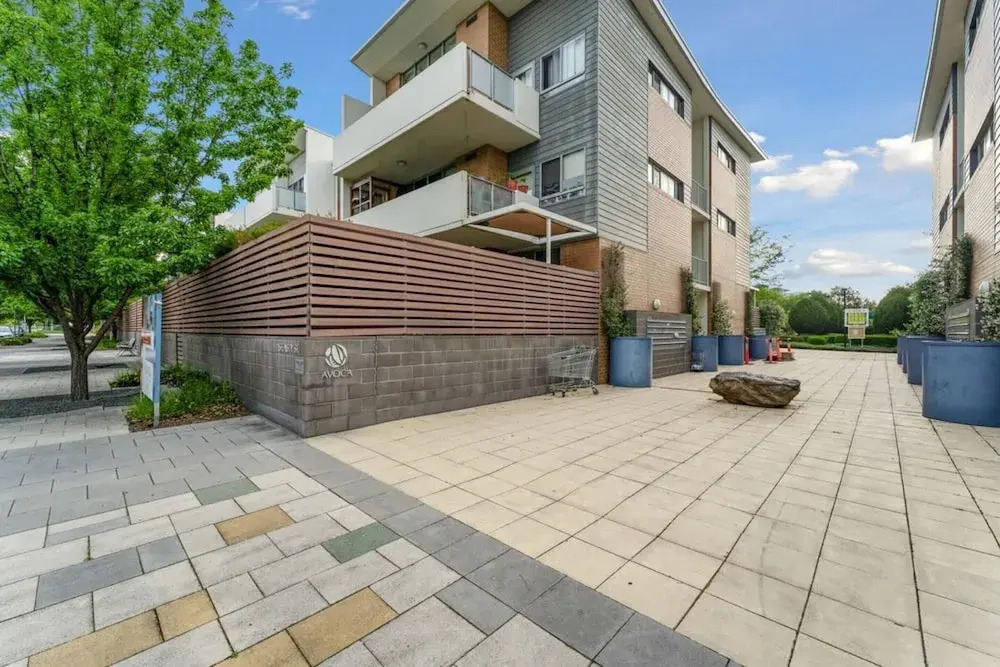 Tranquil 1-bed Apartment With Courtyard, Pool, BBQ