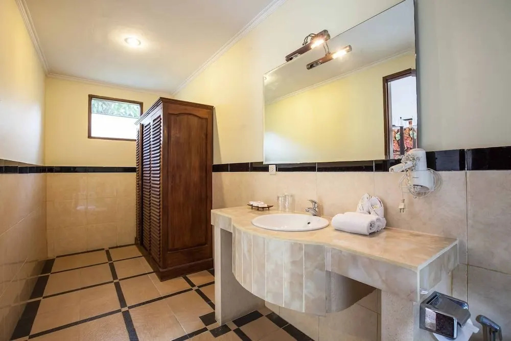 9-BR Private Pool Villa Walk to Seminyak Beach