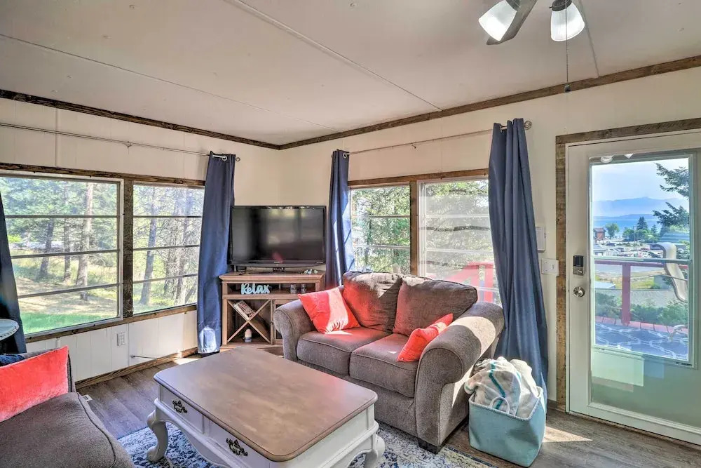 Cozy Lakeside Home w/ Lake & Mountain Views!